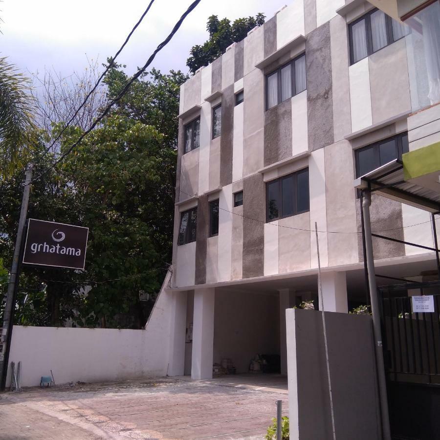 Grhatama Guest House Kejayan Exterior photo